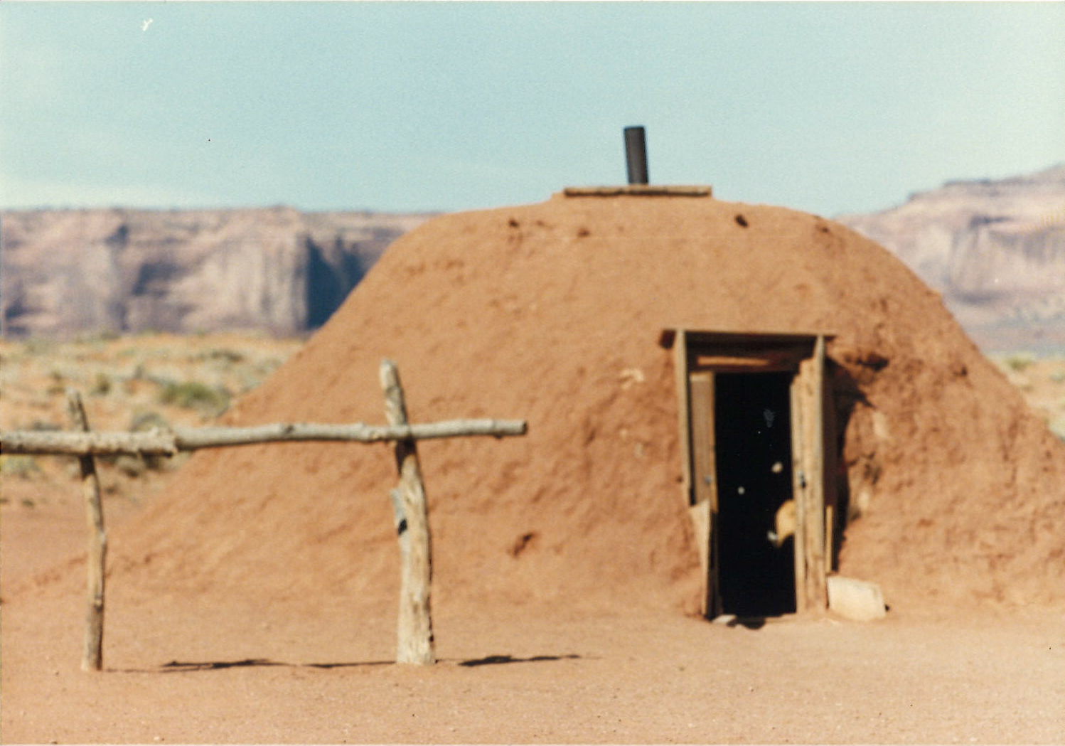 Monument-Valley-Hogan.jpg